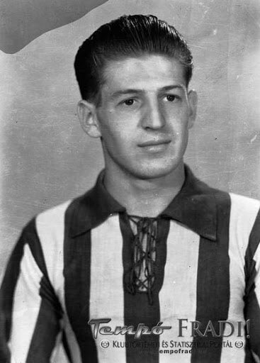 During Kocsis’ time at Ferencvaros he also played with Zoltán Czibor. The pair of them were influential in helping  @Fradi_HU lift the 1949 league title against a strong Honvéd side that had Ferenc Puskas. When Kocsis left Budapest, Czibor followed him and joined  @FCBarcelona.