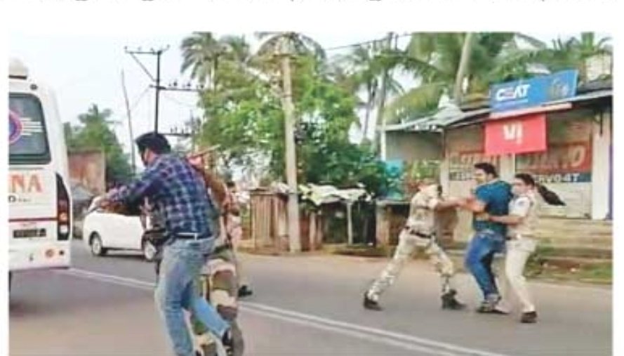A_K_Dash_IYC's tweet photo. ନବୀନ ପଟ୍ଟନାୟକ ଙ୍କ କ୍ୟାରକେଡ ମଧ୍ୟ ରେ ଧସେଇ ପଶିଥିବା ମୋର ସହଯୋଗୀ ସମସ୍ତ ସଂଗ୍ରାମୀ ଯୁବ ଓ ଛାତ୍ର କଂଗ୍ରେସ କର୍ମୀ ଗଣ ଙ୍କୁ କିଛି ମିଛ କେଶ ରେ ଆଗାମୀ ଦିନ ରେ ଫସେଇବାକୁ ନେଇ ପୋଲିସ କରୁଛି ଷଡଯନ୍ତ୍ର...

ଆଲୋକ କୁମାର ଦାଶ
ଯୁବ କଂଗ୍ରେସ ନେତା,ପୁରୀ
@SPPuri1 @DGPOdisha @igcrcuttack @SarangiSudhansu @Puri_Official https://t.co/DU86ybqcoN