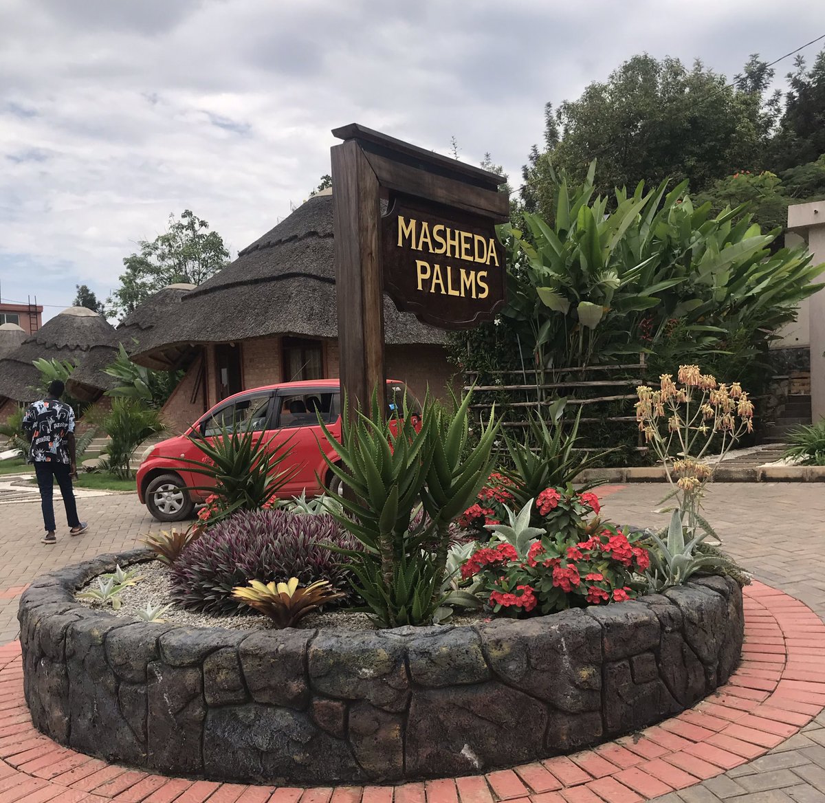 If you are looking for a place to relax and enjoy beautiful scenery, no need to travel long distances, @MashedaPalms is the place for you.
Located in Buyala on Mityana road, every thing in this place is a work of art
