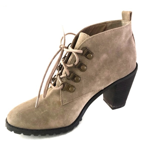 So good I had to share! Check out all the items I'm loving on <a href="/Poshmarkapp/">Poshmark</a> from <a href="/MoniPoshQueen/">🌺 Monique 🌺</a> #poshmark #fashion #style #shopmycloset #nike #salvatoreferragamo #restricted: posh.mk/CfjpyENmJab