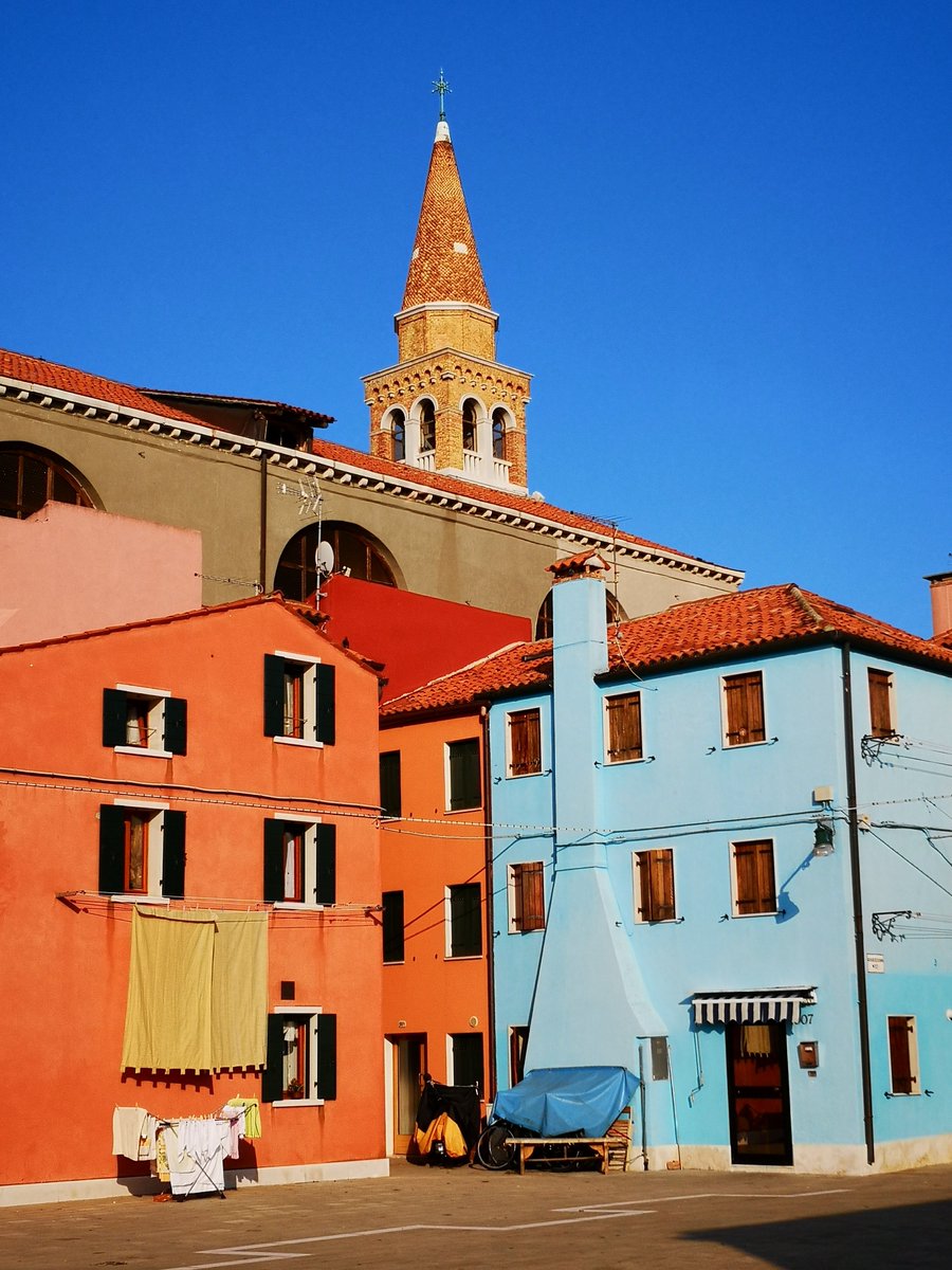 Colours of Palestrina on Venice's lagoon..... #venezia #palestrina #lagoon #reflections #fishingvillages #veneto #fishing #colours