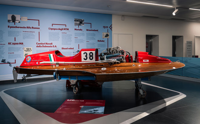 VidaPremium_web's tweet photo. El Museo Arese muestra una exposición con una faceta menos conocida de Alfa Romeo, la de las lanchas de competición, modelos equipado con motores de la marca que ganaron numerosos campeonatos en los años 60 y 70 https://t.co/iLLM0HwArf @AlfaRomeo_es @Rosacaniego https://t.co/d6cEOQBMdG