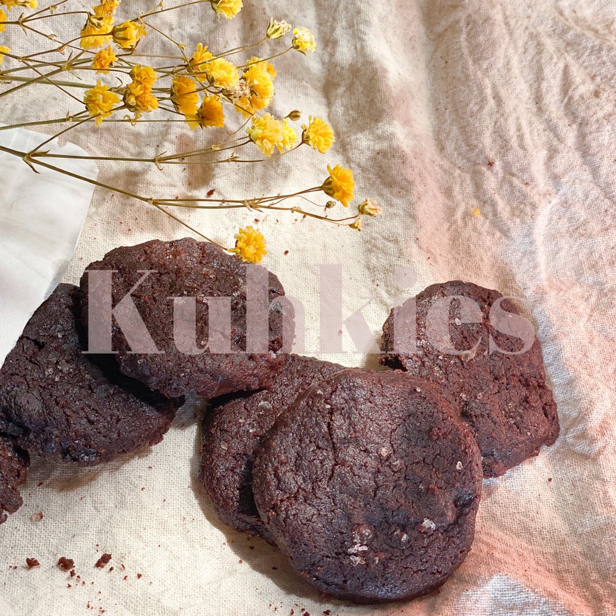 hayaatull's tweet image. Hi i jual bombspuff (creampuff) in vanilla and bandung. I jual kuhkies !! and i bake cakes jugak !! &amp;lt;3 i baru nak slowly meniaga balik after tak kerja 🥺