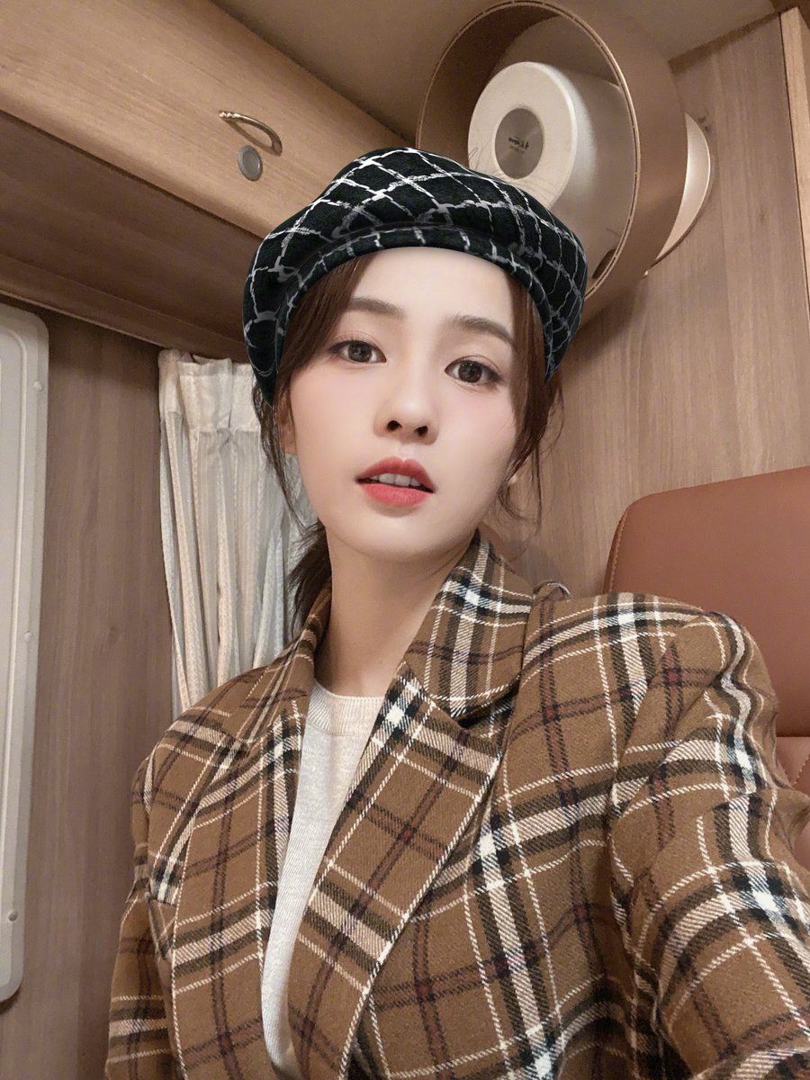 Dandeli71438861's tweet photo. #BaiLu Weibo Update
Beautiful Girlπ
#psYo https://t.co/xcQctpZGw6