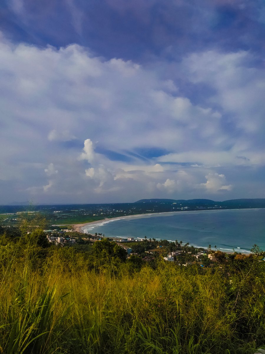 vizagweatherma9's tweet photo. Sceneric view from #Thotlakonda 🤩💙 #Visakhapatnam #AndhraPradesh @destined_vizag @Justice_4Vizag @Rajani_Weather #Vizag @VizagCityNews https://t.co/YTALrRb3XV