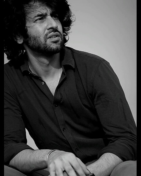 4Thili's tweet photo. @Gshashankvyas
Whether it's 
#LIGHT🕯️OR #DARK🕶️

He is #Always the #Most #STUNNING person
 around📌

Because it's his #PURE SOUL👼👼whose #BEAUTY Shines &amp; Glows on his #FACE❣️❣️

#SHINNING STAR⭐⭐ https://t.co/s9NEuOfyx3
