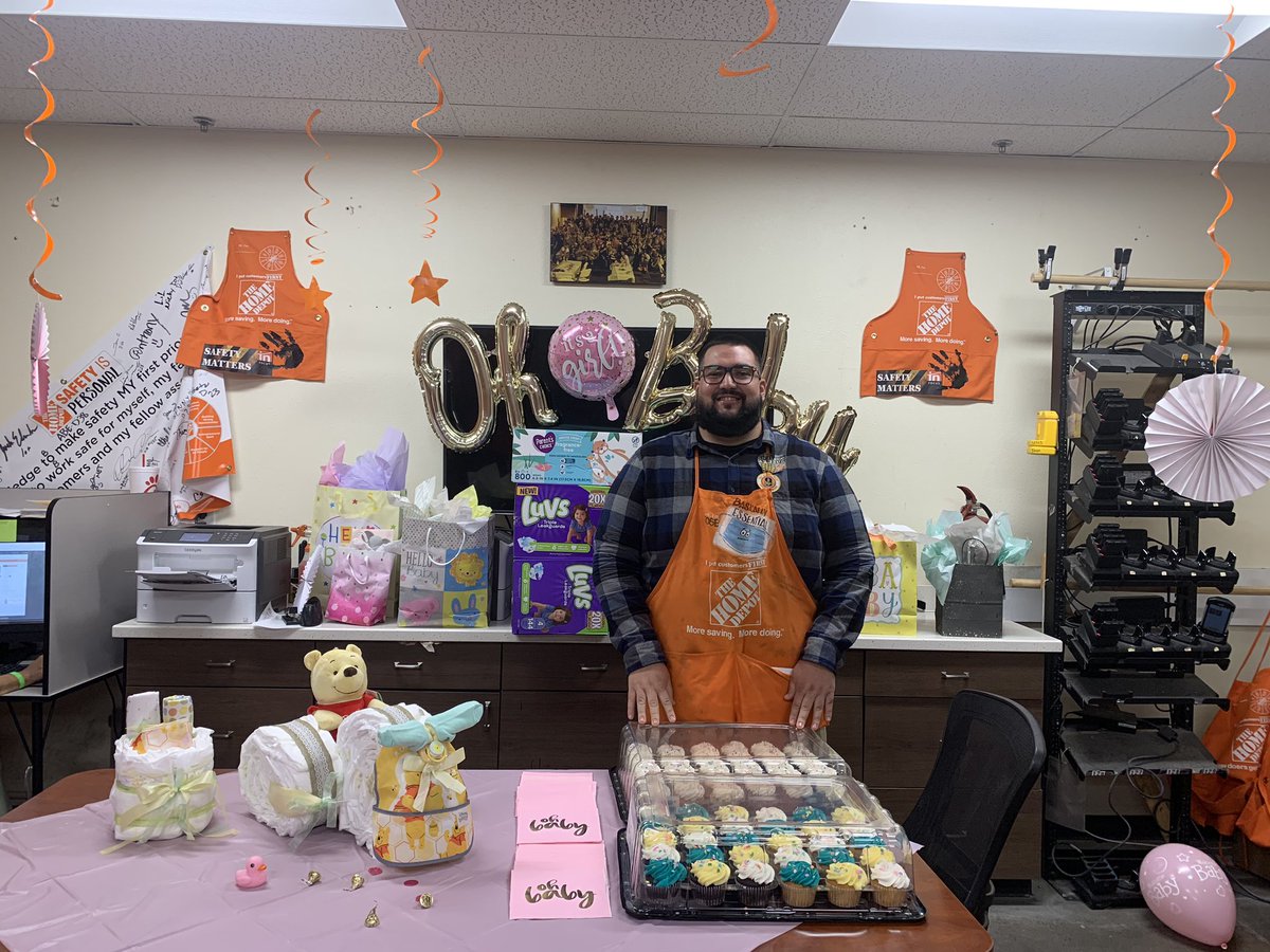 Thank you to my amazing leadership team! You guys are the best!!! I really appreciate the love and so does my family! #BabyEmmy <a href="/OrangeLiving10/">Mark Harrison</a> <a href="/nmc4me/">@nancymccormickhd</a> @AndrewGizas @TeamGlendale3