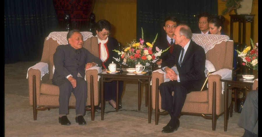 24) Whoops. I said Mao. It wasn't Mao Bush41 did business with, it was Den Xiaoping. Here's Bush's envoy, Brent Scowcroft, AFTER the Tiananmen massacre.