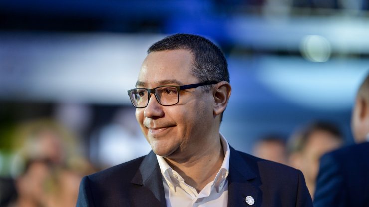 PRORomaniaNat's tweet photo. @Victor_Ponta arată că în această perioadă de pandemie, din cauza incompetenței mor mai mulți oameni în fiecare zi decât au murit în incendiul din clubul Colectiv.

https://t.co/vVxCF0xFwe https://t.co/GKAHU3xOdC