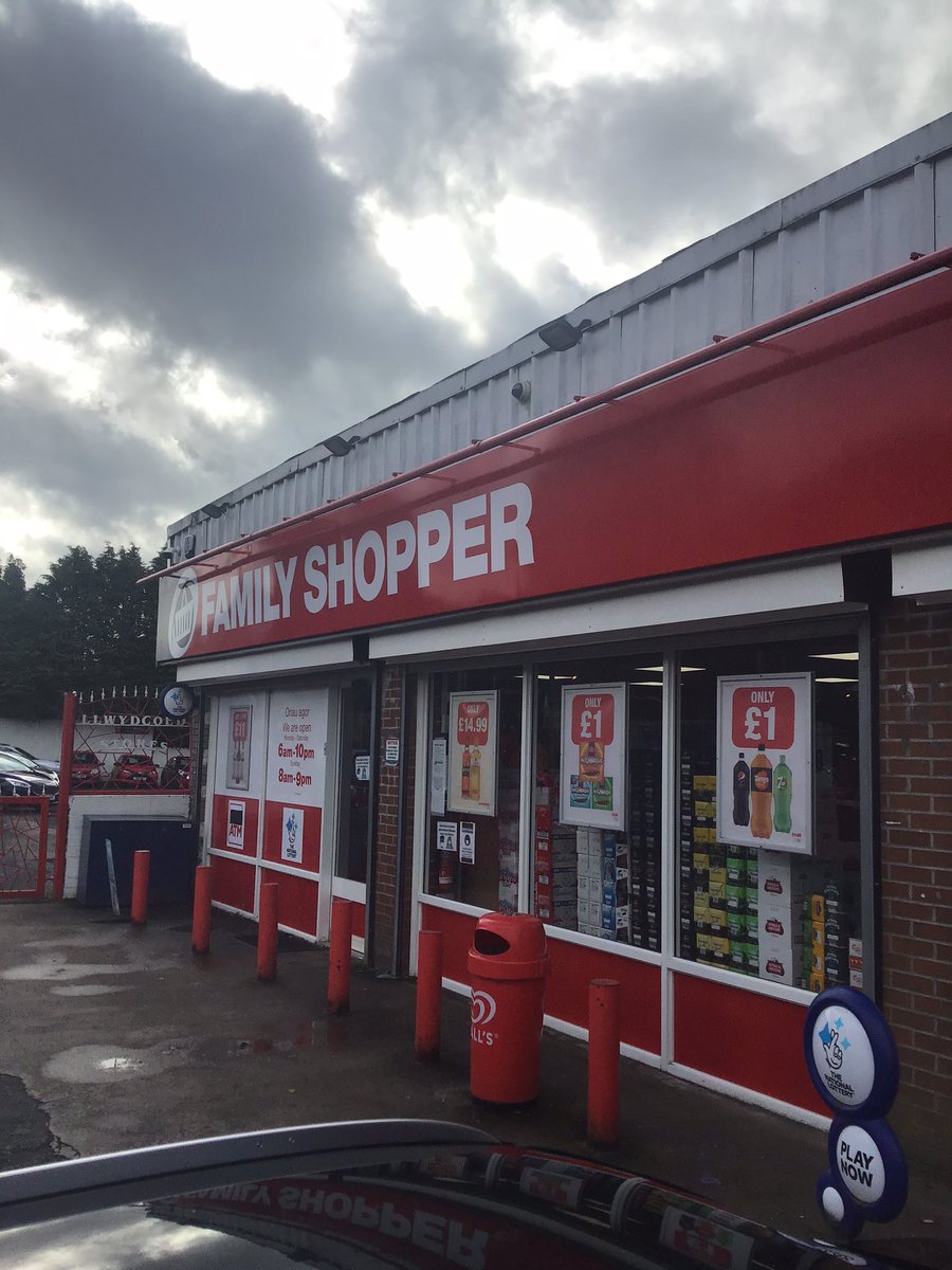 AndyTheSun1's tweet photo. Llywncoed Stores Aberdare, Mr Bassanti is ready and waiting to stamp your loyalty card pop in to pick up yours now. #BouncebackBrtiain @TheSun @NewsUKRetail https://t.co/rnOnGCd4sC