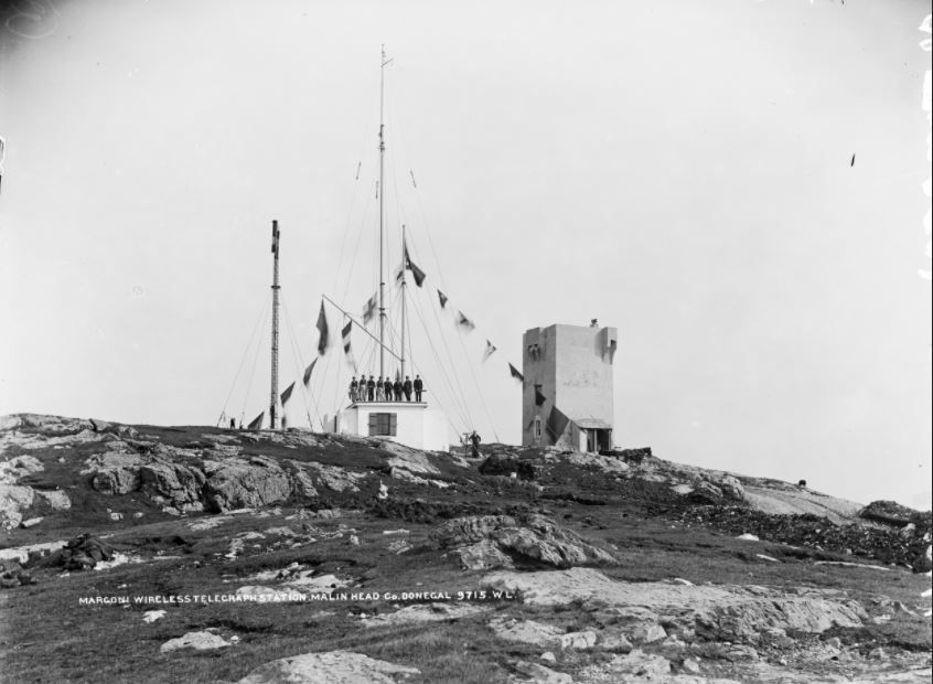 IrishCoastGuard's tweet photo. For International Control Room Week a few photos of the Irish Coast Guards MRSC Malin Head Head Coordination Centre Transmitting since 1902 #howitstartedvhowitsgoing #InternationalControlRoomWeek https://t.co/xldqhWfLqY