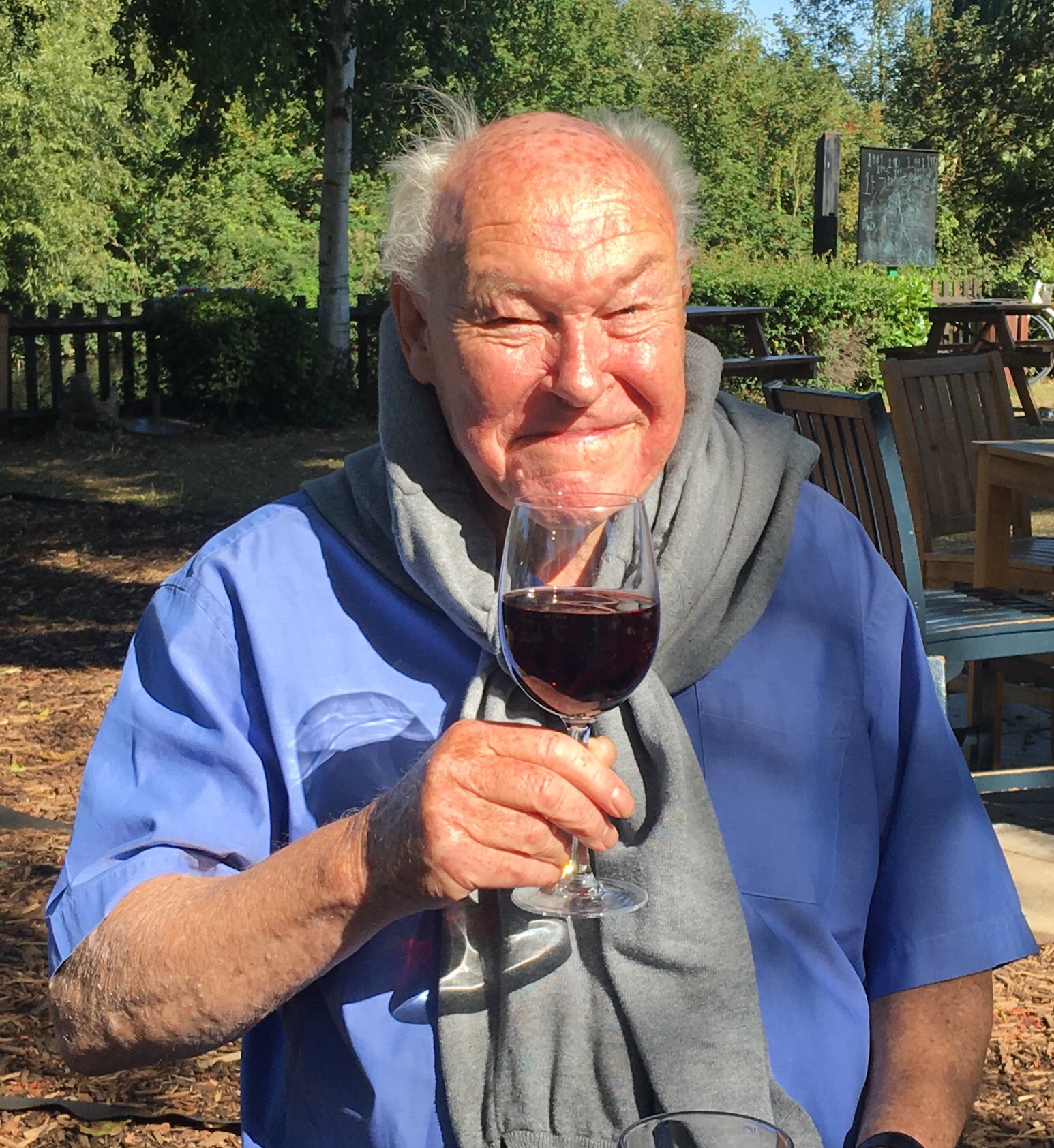 Cheers! Happy birthday to the great Timothy West, 86 today. He s the best. 