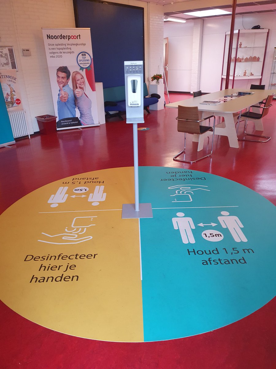 We zijn heel blij dat we nog steeds fysiek les mogen geven! We houden ons zo goed mogelijk aan alle "coronaregels" en hopen op deze manier fysiek onderwijs in stand te kunnen houden! #Corona #coronamaatregelen #onderwijs #fysiek #mbo #noorderpoort #assen #verpleegkunde #praktijk