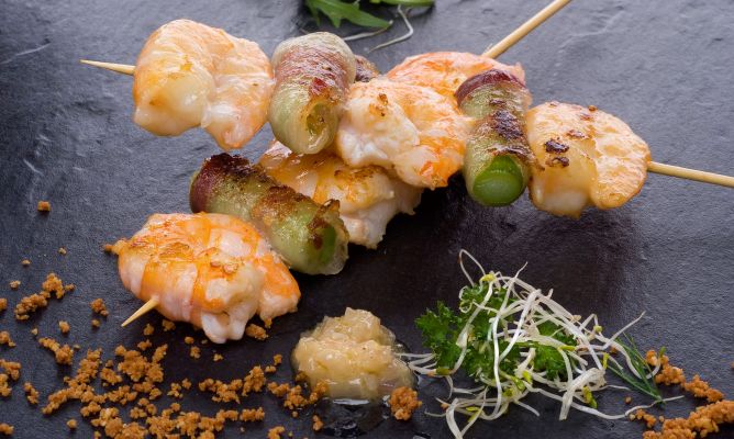 Crazy__Nuts's tweet photo. Brocheta de langostinos con pasta de cacahuetes. Ligera, nutritiva y muy sabrosa. https://t.co/NuNg6T5NRS https://t.co/JC7k8ziRhf