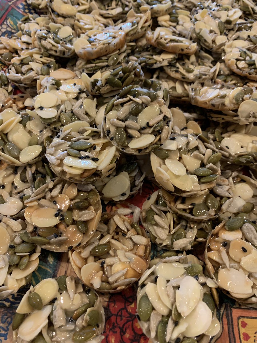 Helsynelly's tweet image. Hi Guys!!!

Teringin something yg crunchy &amp;amp; manis, but at the same time menyihatkan? Cuba lah our Florentine Cookies! Sumpah layan teruk! Sedap dimakan bersama teh &amp;amp; kopi panasss 😋

RM10 (Small) &amp;amp; RM35 (Large)

P/s: Delivery sekitar kawasan KL &amp;amp; Selangor 😁☺️