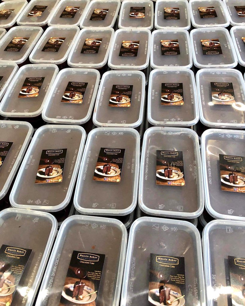 FadzZaidi's tweet image. Hi yieen &amp;amp; all🥰

I ada jual Kek Coklat by Muscle Baker. Topping coklat padu, rasa premium. Harga RM13 je guys‼️

Bila dah rasa korg mmg tak boleh brain kenapa dia murah mcm tu tau😎

📍COD area Damansara &amp;amp; Sg. Buloh