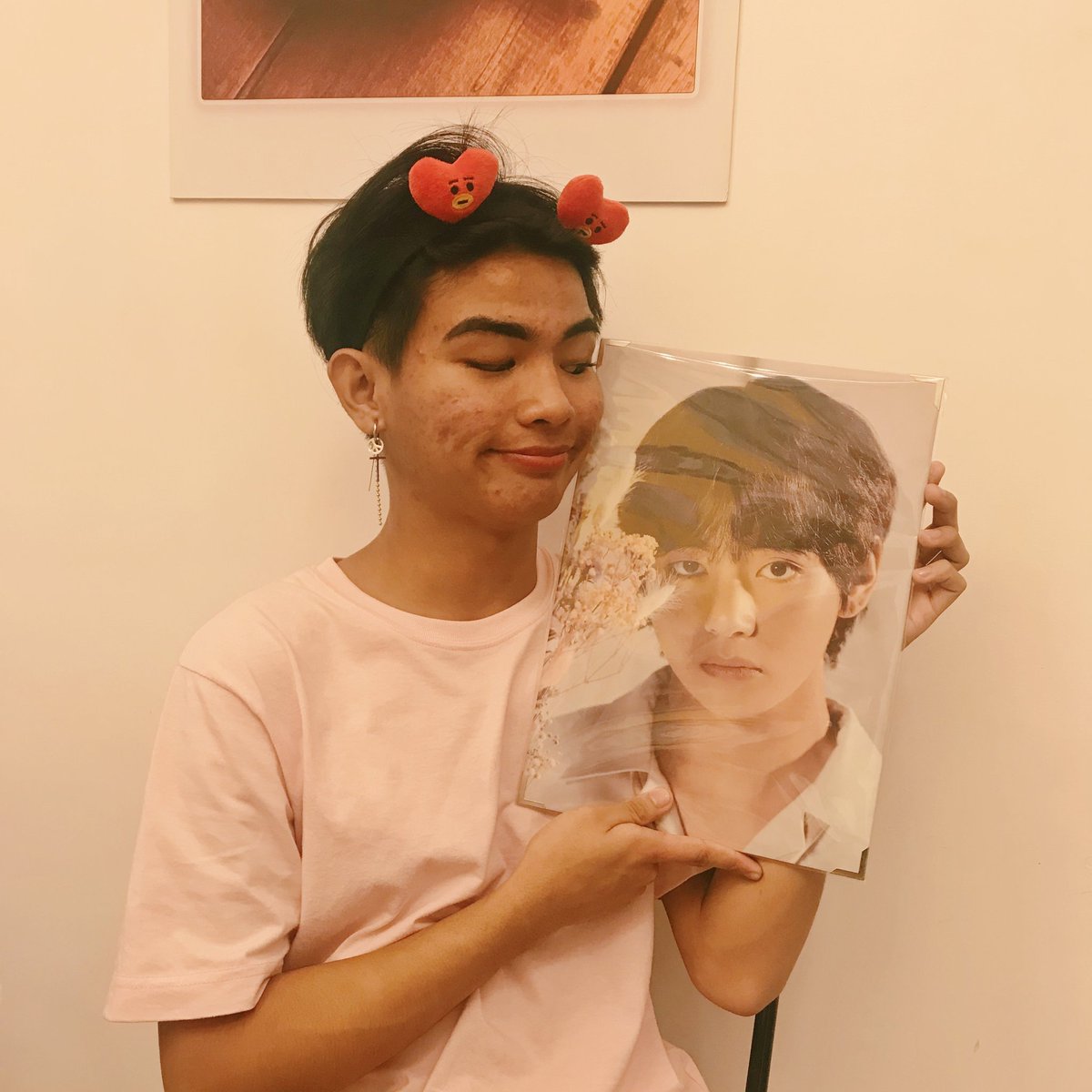 HAPPY BIRTHDAY KHIN!!  ; a thread of mine being an ARMY!!This is the right time for you to know more about my hidden identity and yeah that's me holding taehyung premium photo!! i know your wondering if im a fanboy or nah *unflop me*  +++