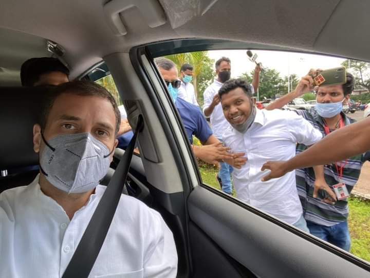 Fawas wanted to take a picture with @RahulGandhi ji. Unfortunately, security personnels blocked him from doing so. Guess what? Rahul ji took a selfie in his own phone, took Fawas' number and whatsapped the picture to him. These small gestures he does goes a long way.❣️