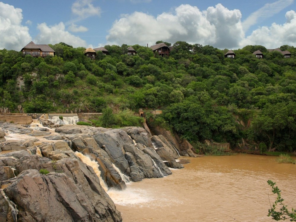 safarisforafric's tweet photo. Zululand's Mkuze Falls Safari Lodge set in a Big Five Game Reserve offers an affordable five star safari experience! 

For bookings please email: info@safarisforafrica.co.za
🦁🐘🦒🦓🐒🦏🦛

#safari #SouthAfrica #travel #Europe #Germany #USA #holidayseason #TuesdayThoughts https://t.co/kMelo9hfq5