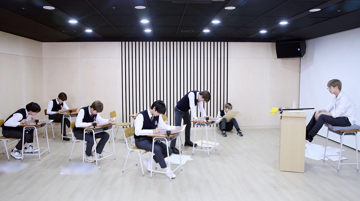 So๐๐ what's your sitting position in an exam?
#runbts #KimTaehyung #KIMSEOKJIN #KimNamjoon #MinYoongi #JHOPE #JIMIN #JUNGKOOK
#BTS https://t.co/WCr1HO63Xm