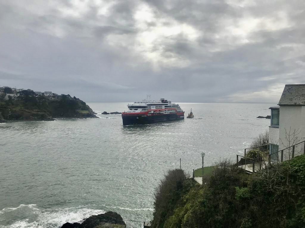 Which beautiful and lesser-visited British Isles #NoFlyCruises port is this @HurtigrutenUK ship about to drop anchor in?⚓️#OnceInACruiseTime