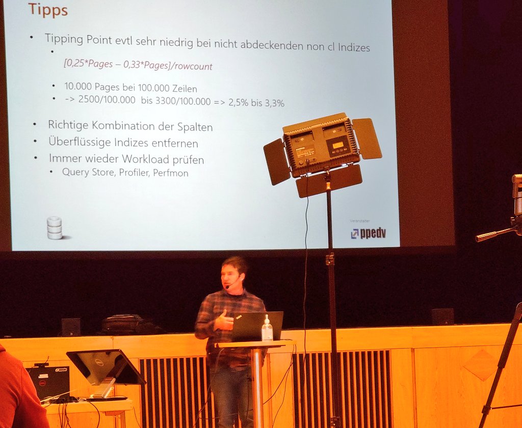 DerFredo's tweet image. On stage in persona und online: Andreas Rauch @ppedvEvents #SQLDays