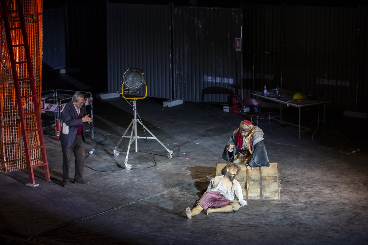 OperaRoma's tweet photo. #Zaide con la direzione di #DanieleGatti e la regia di #GrahamVick, resta in scena fino al 27 ottobre.
Questa sera alle 20 la seconda recita del Singspiel di Mozart con il testo aggiunto di #ItaloCalvino.
Biglietti: https://t.co/gvumcZGmUg
#operaroma #TORzaide #romarama https://t.co/FQp9iCvIpl