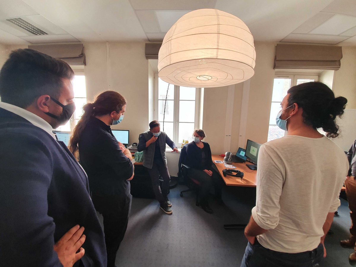 insimo's tweet photo. 🤝 #InSimomeetings
Nous avons eu le plaisir hier de recevoir le Professeur Nguyen Tran, co-directeur de l'école de #chirurgie de Nancy, @Fac_Medecine_UL pour une démonstration de nos #simulateurs médicaux et chirurgicaux.
Une rencontre pleine de sens pour #InSimo ! https://t.co/xQZEIxKAqv