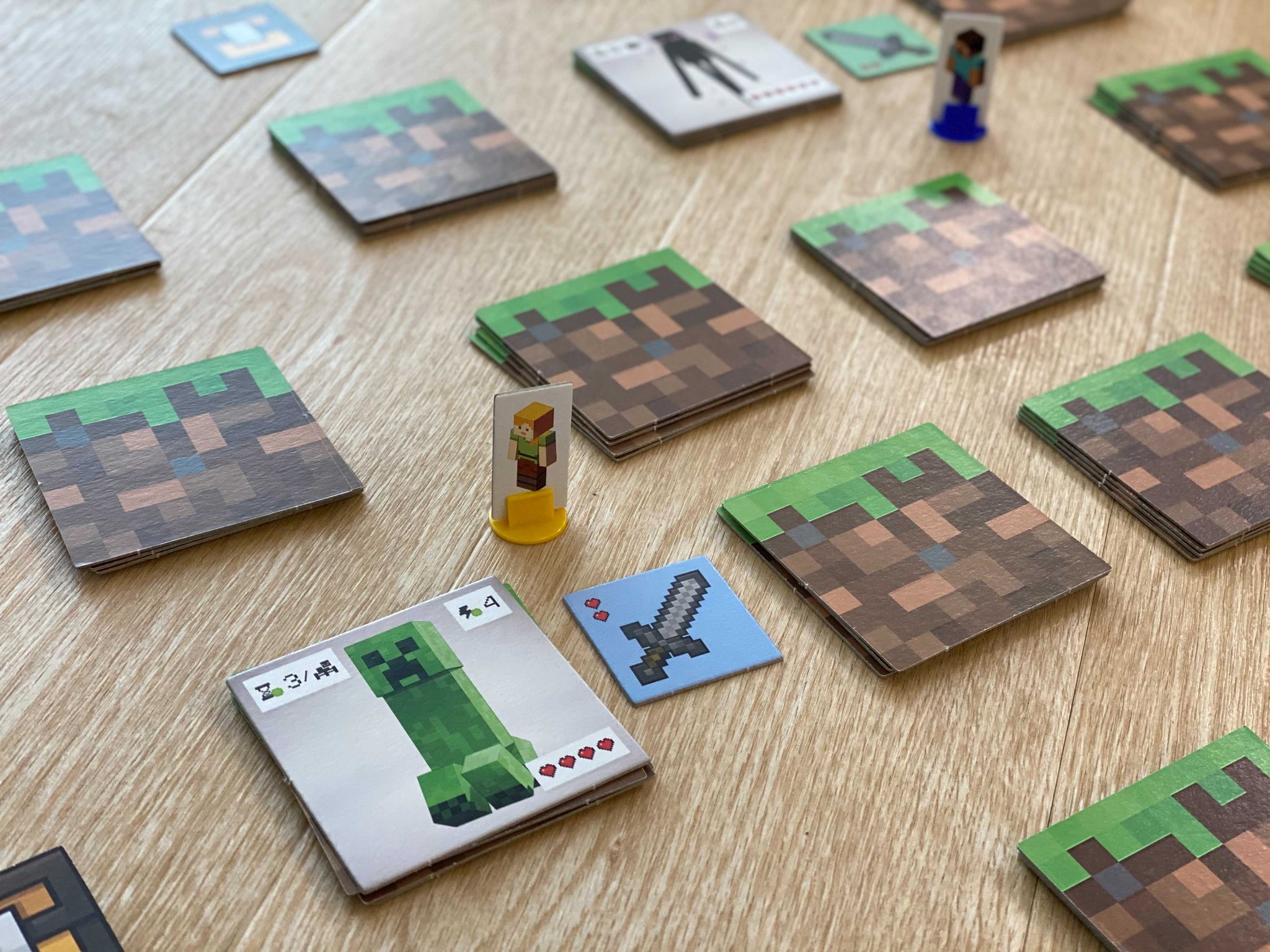 マインクラフト 日本公式 Minecraft Japan Minecraftのボードゲーム マインクラフト ビルダーズ バイオーム がいよいよ日本でも発売となりました もちろんしっかりとした日本語の説明書付き 資源を集めて建築し 武器を集めて敵対モブを倒しま マインクラフト 日本公式 Minecraft Japan Minecraftのボードゲーム マインクラフト ビルダーズ バイオーム がいよいよ日本でも発売となりました もちろんしっかりとした日本語の説明書付き 資源を集めて建築し 武器を集めて敵対モブを倒しま