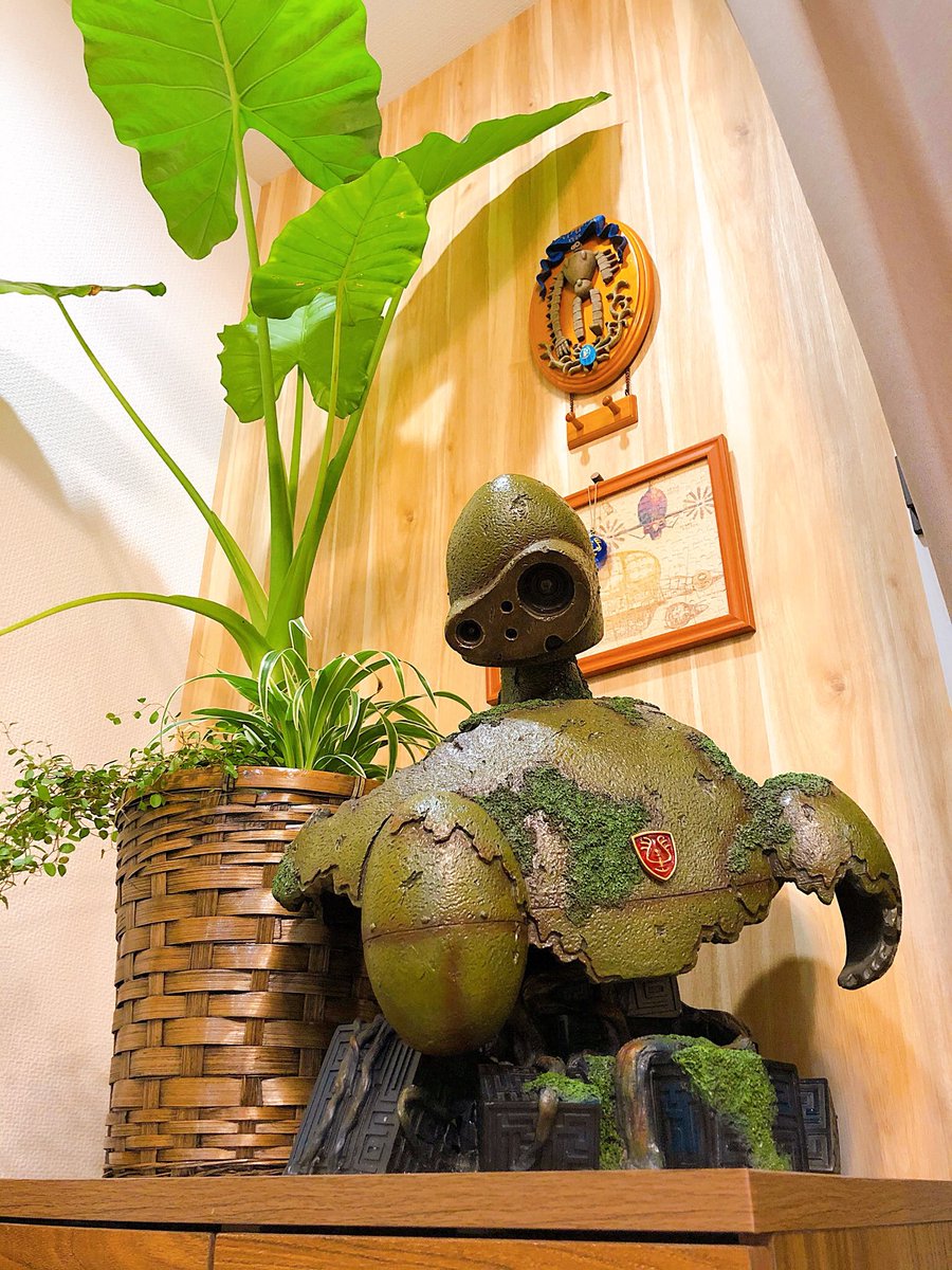 ひとみん あとさ マジで最高にクールな巨大ロボット兵もお迎えしたから見て ラピュタファンにはたまらんでこれ ジブリのこういうカッコいいグッズ好き過ぎるんじゃ 穴の空いた部分はプランターになっているので フェイク