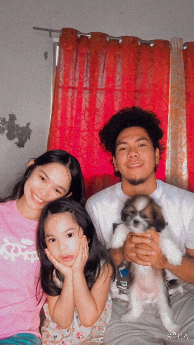 dannaaaaahr's tweet photo. happy fam!!!!! ❤️ https://t.co/59PwGKgbIF