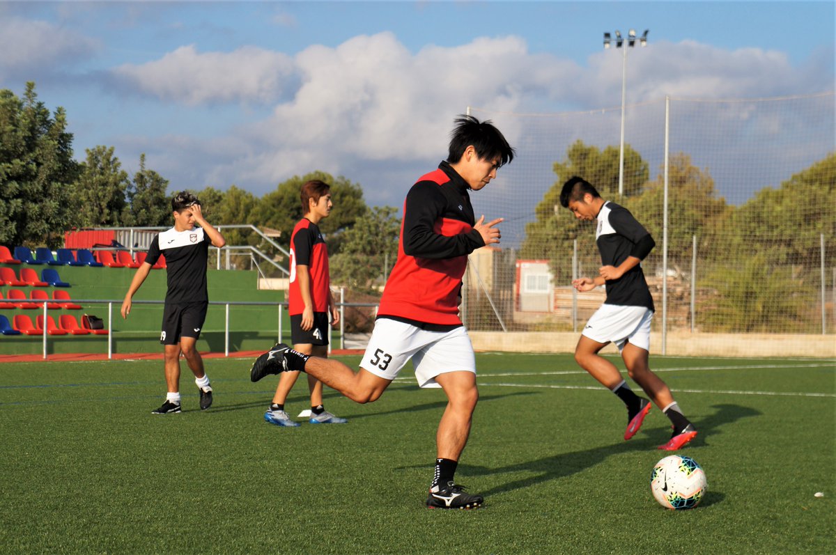 spainrush_spf's tweet photo. Morning SPF training! “The more difficult the victory, the greater the happiness in winning.” 💪🔥
.
.
#SPFAcademy #SpanishProFootball #SoccerAcademy #Soccer #Football #HighPerformanceAcademy #SpainTryouts #SoccerTrials https://t.co/T3ZZtArYsG