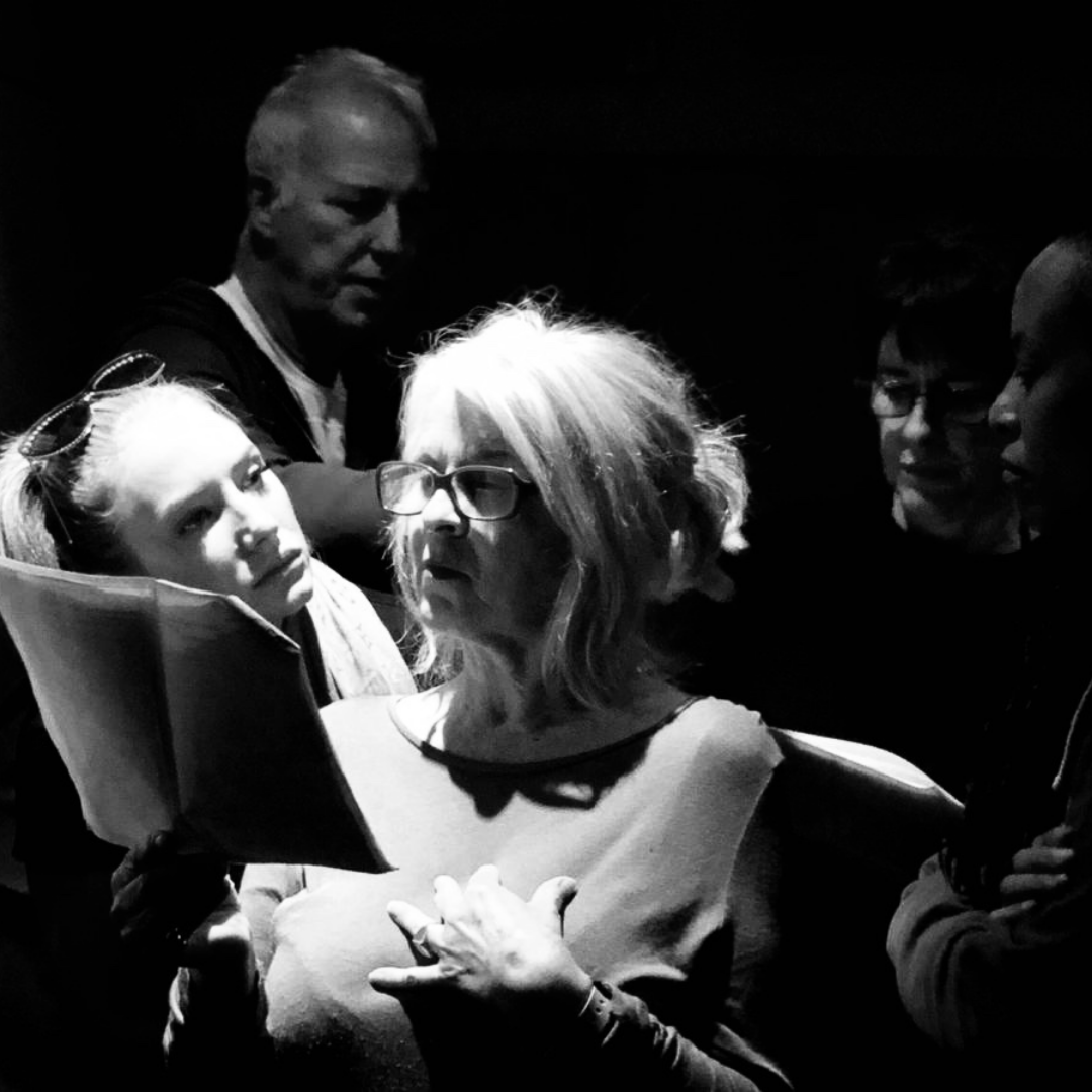 One of the most important things about acting is curiosity.

#acting #actingcoach #actingteacher #actorscrib #motivation #voice #movement #people #exploring