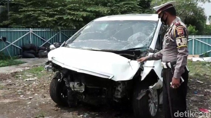 Fakta-fakta Insiden Hanafi Rais Kecelakaan Beruntun di Tol Cipali https://t.co/P5D8LGbV3I