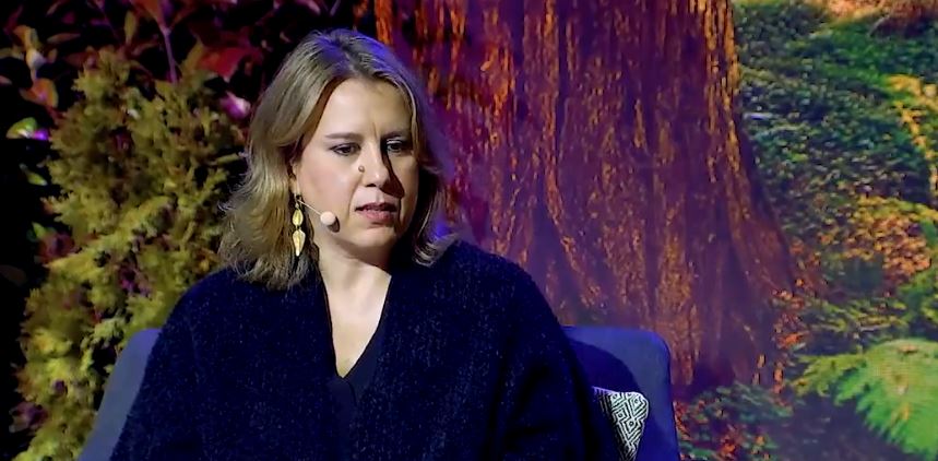 "Para responder a la demanda de la personalización y la experiencia de cliente hemos desarrollado un modelo de recomendación que combina el Machine Learning con  el conocimiento humano que aportan nuestros personal shoppers", P. Alonso (<a href="/AD_Oficial/">Adolfo Dominguez</a>) en #SalesforceLiveEspana2020