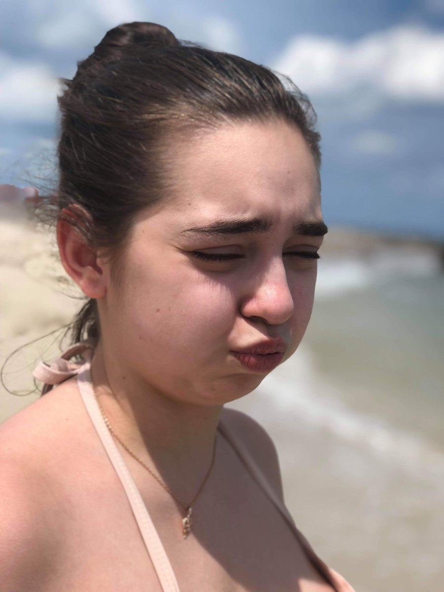 GherghisanM's tweet photo. My daughter, after I finally hung up😉Happy birthday, dear! #Covid19UK #halfterm #UniversityLockDown https://t.co/Kq98tQ1mcJ