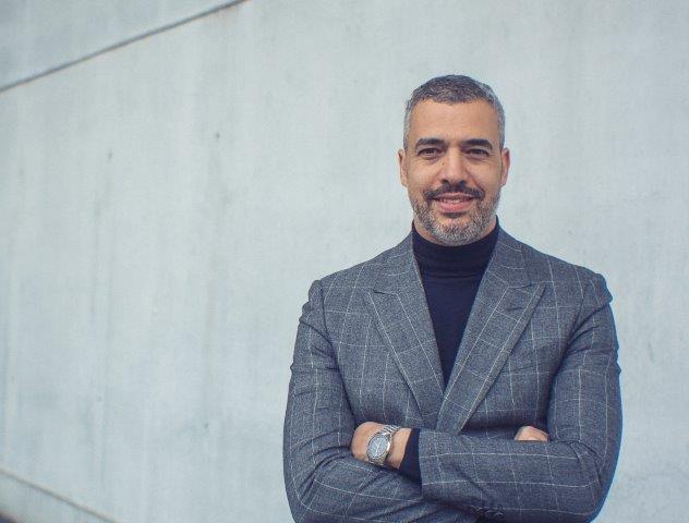 El vencedor de la primera edición del Concurso de Diseño <a href="/autopista_es/">autopista_es</a>, Jorge Díez, será desde el 1 de diciembre el nuevo director de Diseño de <a href="/SEATprensa_ES/">SEAT Prensa</a>.
Muy orgullosos. Enhorabuena!!!