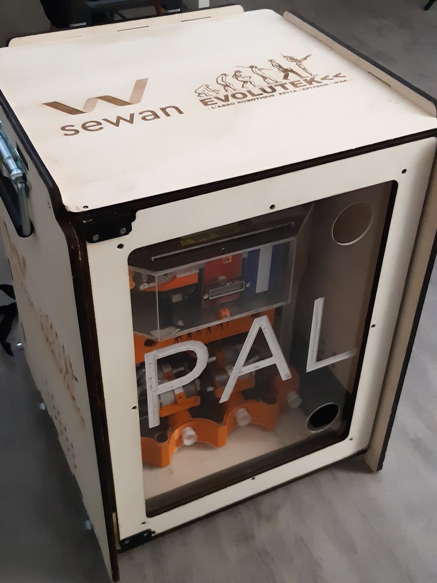 SewanGroupe's tweet image. Bienvenue chez Sewan @evolutek42 😁
L&apos;asso des écoles Epita, Epitech, Ipsa et Sup&apos;Biotech participe chaque année à la coupe de 🇫🇷 de robotique. Le but est de construire un ou plusieurs robots autonomes évoluant sur un terrain de 3x2m
#CDR2020