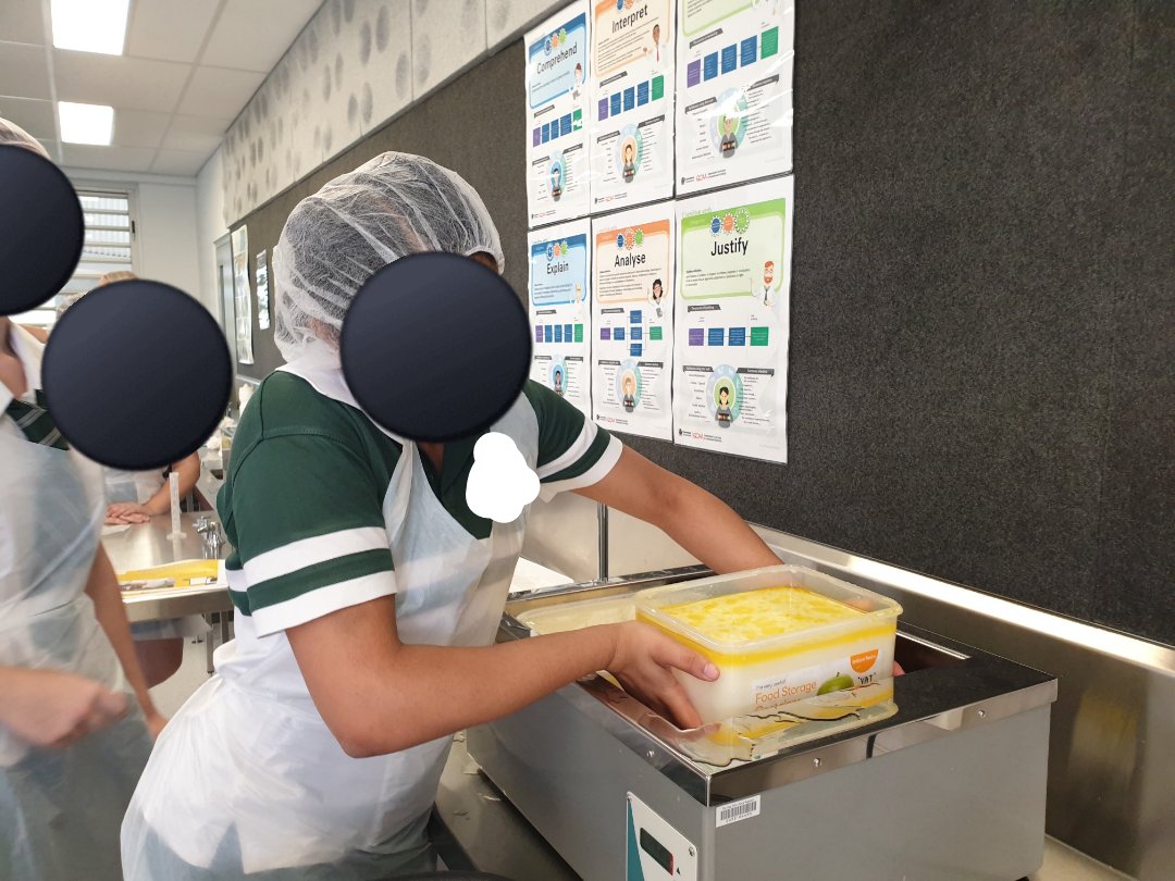ComfortDisturb's tweet photo. We made cheese! #ScienceInPractice #CheeseDayTuesday https://t.co/dOndA2Enz6