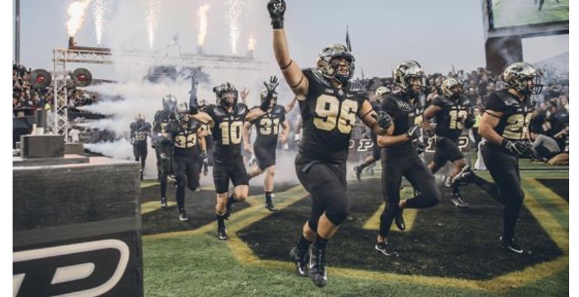BigMicgetbusy's tweet photo. Excited to receive my second offer from @BoilerFootball  &amp; @Coach_RWallace this morning https://t.co/v4E40K0GG2