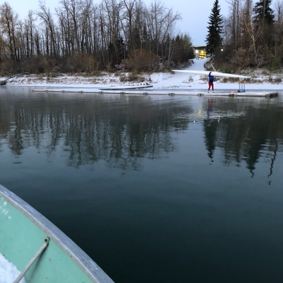 EdmontonRowing's tweet photo. Good morning #yeg, while some of you were moving some snow โ we were rowing #stillrowable #justaskiffofsnow #becausewhynot #thisisrowinginEdmonton #yegrowing #erc #yeg ๐ธcredit @Camilteodorescu https://t.co/Ip7qcVvMOp