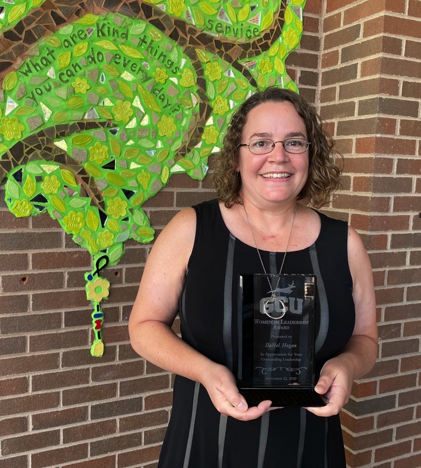 GCUk12ed's tweet photo. We were honored to be a part of the Carolyn Warner Women in Leadership Conference and to recognize some outstanding leaders including DaNel Hogan @TheSTEMAZingPro. She was honored as one of the recipients of the inaugural Carolyn Warner Women in Leadership Award! Congrats! https://t.co/nnC0oZdazr