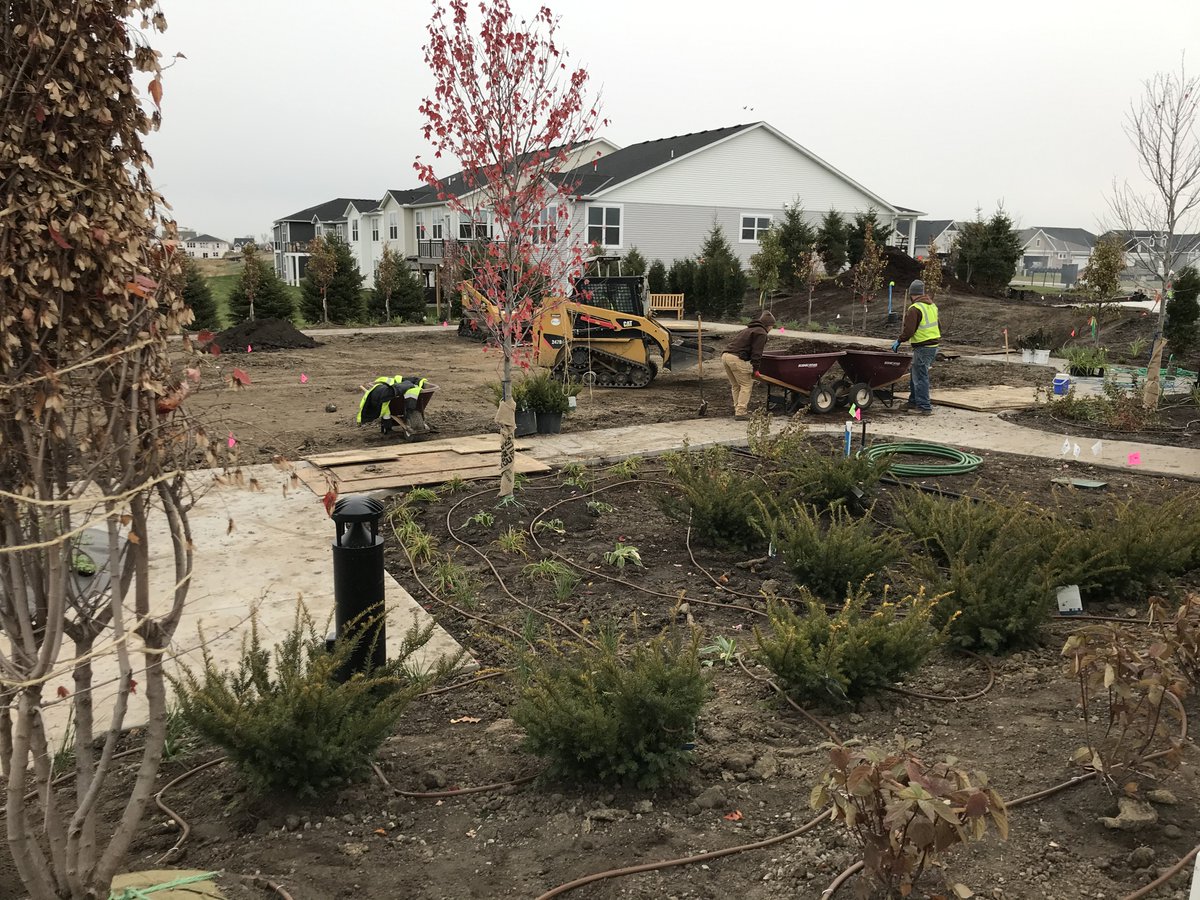 hartmanco's tweet photo. All hands on deck before the snow arrives at the @PulteHomes Bellwether Amenity Center! @zemancc @mwellensag #hartmanlandscape #construction https://t.co/wwWs1u9aPD