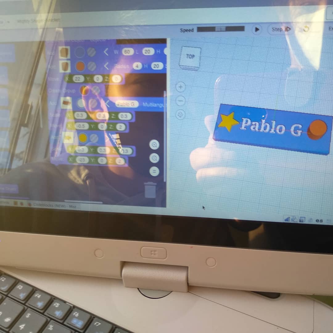 ticsbeta's tweet image. Segunda sesión #CodeWeekEU2020 en 2ESO comezan a saír cousiñas #Galiciancode #Tinkercadcodeblocks #CAFI_AulaNova #IESFranciscoAguiar #Betanzos