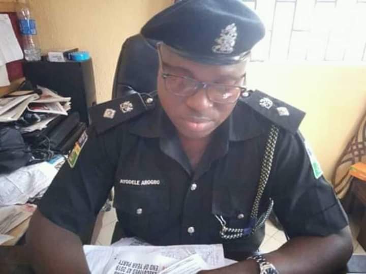 Garden Of Eden on Twitter: "CSP Ayodele Arogbo aka Gbakoje, the DPO of Olosan Police Station MUST be held accountable for over a dozen lives that have been lost in Mushin, Lagos