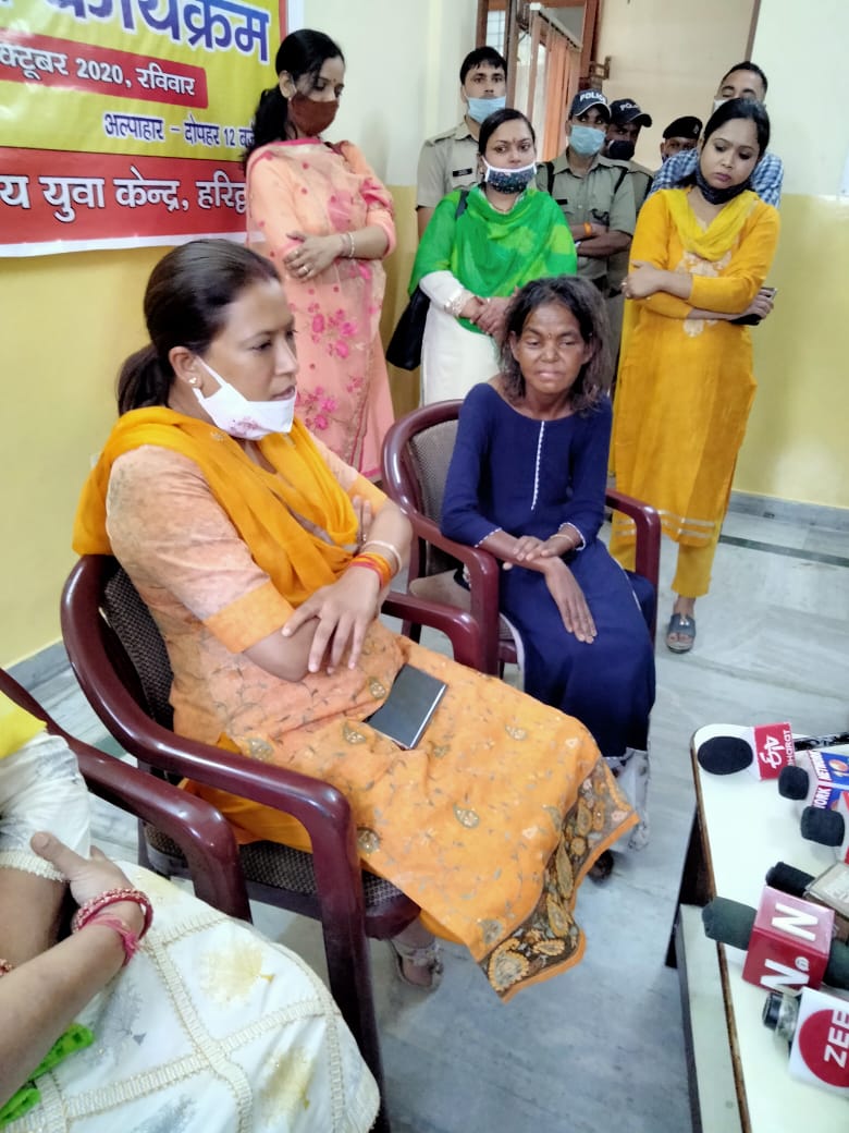 rekhaaryaoffice tweet picture