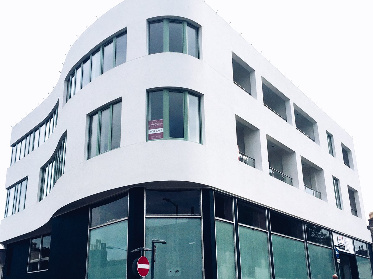 SAS_Europe's tweet photo. Riviera Heights - what a transformation from a disused retail unit to modern apartments! Those beautiful curves have been formed using our ProWall system finished in ProRend thin coat. #ProWall https://t.co/d6egnscKEx