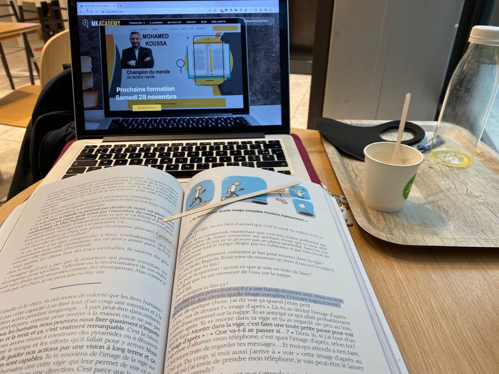 mohkoussa's tweet image. QUAND UN LECTEUR RAPIDE
ENTRE DANS CAFÉ, IL PREND TOUJOURS 2 TOUILLETTES: 
1 POUR LE CAFÉ
ET 1 POUR LIRE!!!

#lecturerapide #lecture_rapide #mkacademy #coffereader
