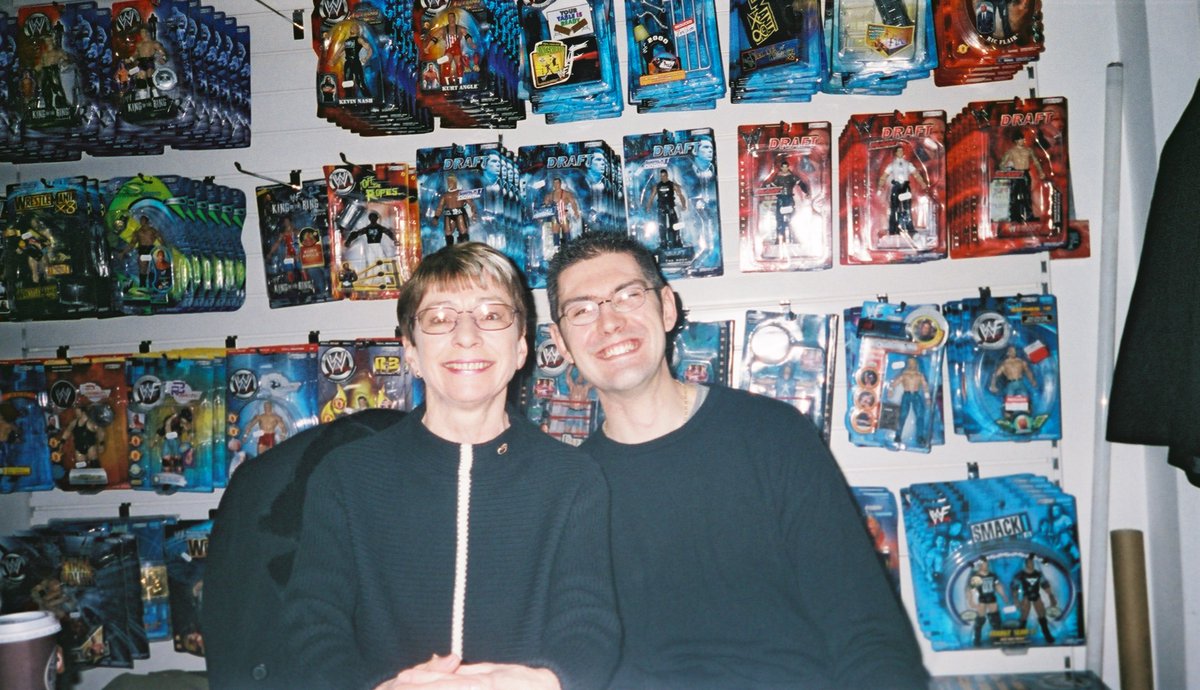 Today's Camping It Up star is perhaps the rarest sighting from my whole collection. Star of The Doctor Who Afterparty and Dodo herself, Jackie Lane! This was from late 2002 and I have to say the lady herself was really lovely and delightful. I love our matching smiles!