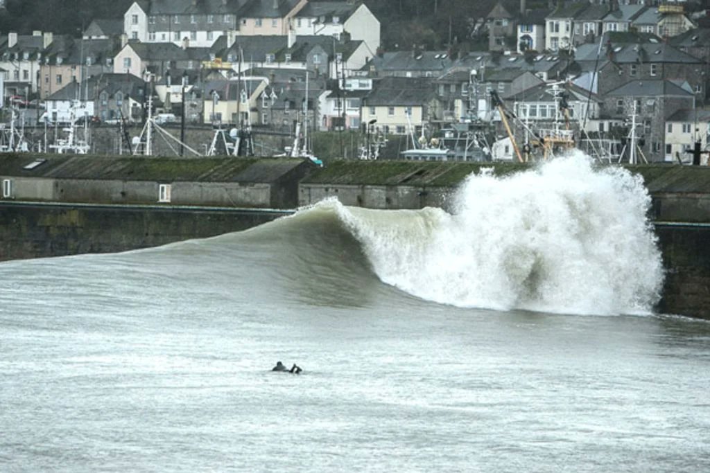 MartinRothwell's tweet photo. @WFInsurance @Mr_John_Harvey_ I used to prefer the wave on the other pier #Boneyard https://t.co/1KHAFIgbsF